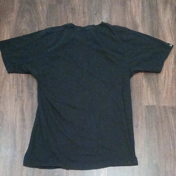 Sean John Black Tee with Cityscape Design - Picture 4 of 5